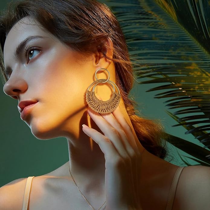 Handmade Raffia Hoop Earrings Statement Tropical Bohemian Straw Dangle Earrings Natural Rattan Vacation Style Round Earrings for Women Summer Beach Party Essential Jewelry