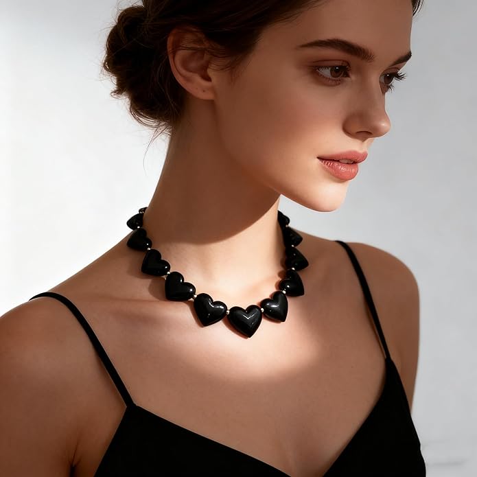 YUJIE Amber Acrylic Heart Choker Necklace for Women Vintage Punk Chunky Necklace Trendy Fashion Accessory