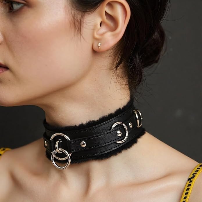 Choker Collar for Women, Gothic Punk Neckace Fashion Jewerly Adjustable Leather Collar with Alloy Buckle
