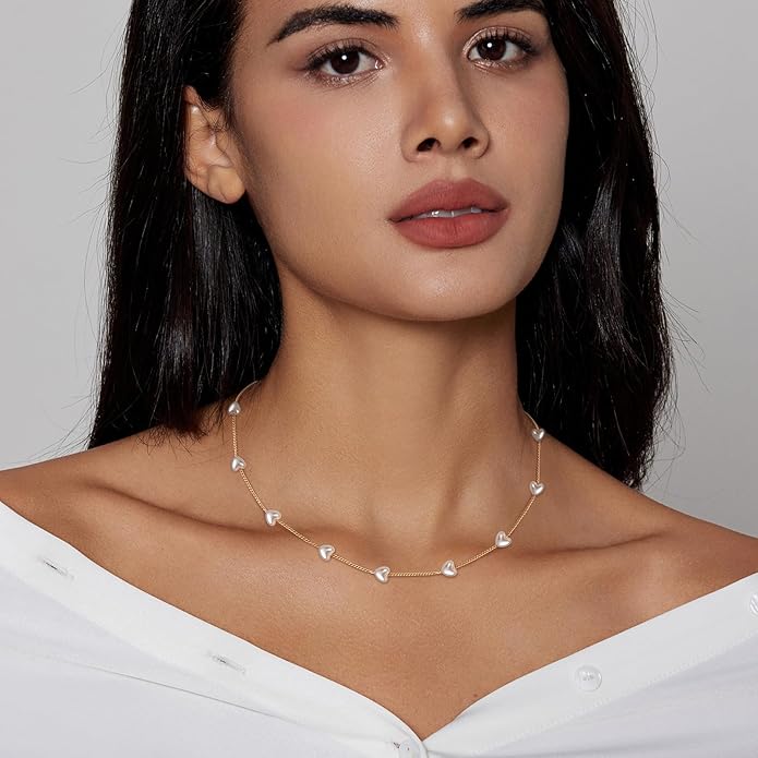 Zeffy Dainty Gold Heart Necklace for Women Trendy 14K Gold/Silver Plate Cute Heart Pendant Choker Necklaces Gold Love Heart Chain Necklace for Women Dainty Gold Jewelry Gifts for Women