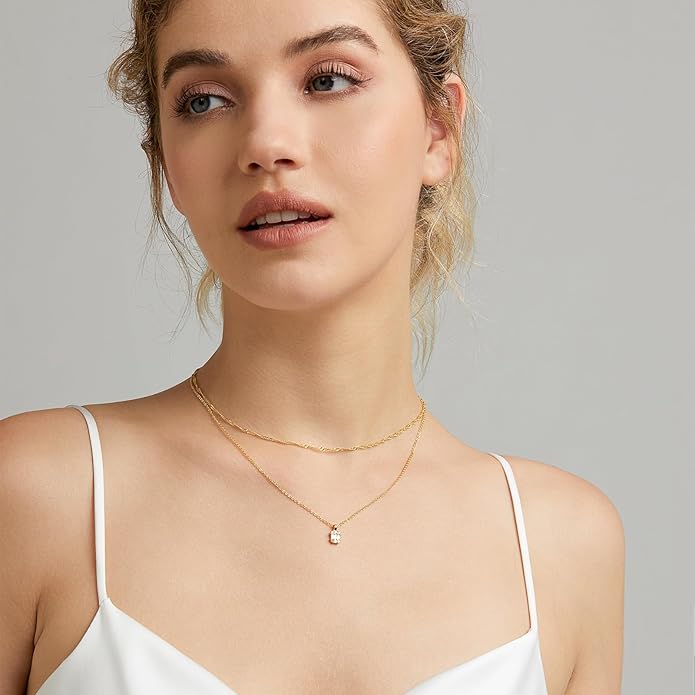 Diamond Pendant Necklace for Women, Dainty Gold Necklace 18k Gold Plated Paperclip Choker Necklaces Cute Open Oval Necklaces Simple Gold Necklace Jewelry Gifts for Women Trendy
