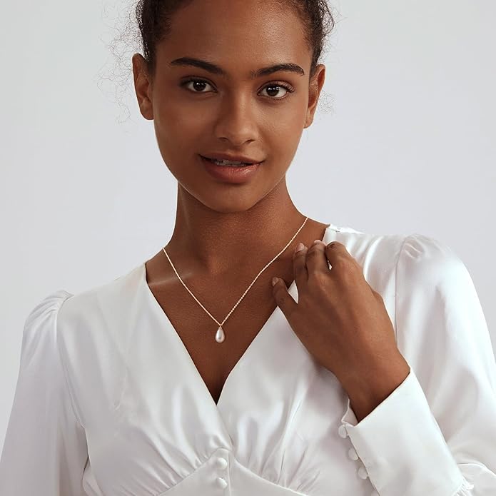Zeffy Gold Pearl Necklace for Women, Dainty 14K Gold/Silve Plated Layered Pearl Choker Pearl Earrings Pearl Bracelets Wedding Trendy Gold Jewelry Set for Women Gifts