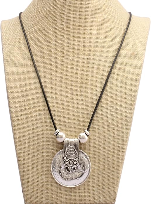 Boho Leather Necklace Women Bohemian Brown Circle Pendant Necklace Choker Long Necklaces for Women Boho Ring Large Pendant
