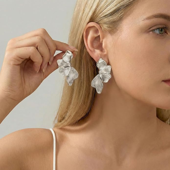 HANRESHE Lightweight Gold Silver Flower Earrings Trendy Leaf Statement Earrings Jewelry Gift