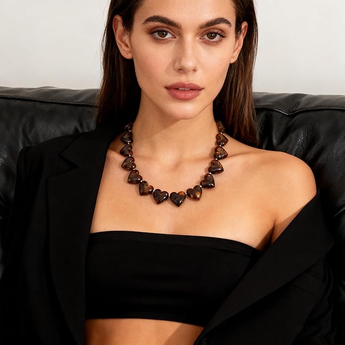 YUJIE Amber Acrylic Heart Choker Necklace for Women Vintage Punk Chunky Necklace Trendy Fashion Accessory