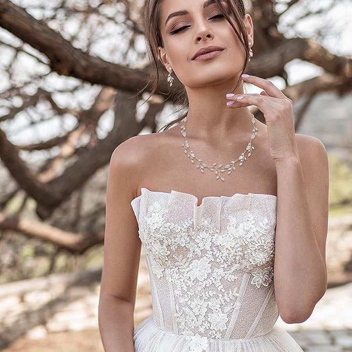 EVER FAITH Wedding Jewelry for Bride Women Bridesmaid, Sparkly Cubic Zirconia Pear-Shaped Birthstone Leaf Necklace Earrings Set for Prom