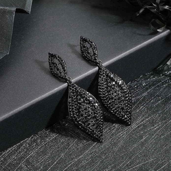Elegant Rhinestone Dangle Earrings Crystal Wedding Bridal Long Dangling Drop Earrings Chandlier Earrings for Women Bridesmaid