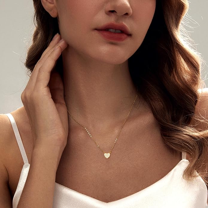 Zeffy Dainty Gold Heart Necklace for Women Trendy 14K Gold/Silver Plate Cute Heart Pendant Choker Necklaces Gold Love Heart Chain Necklace for Women Dainty Gold Jewelry Gifts for Women