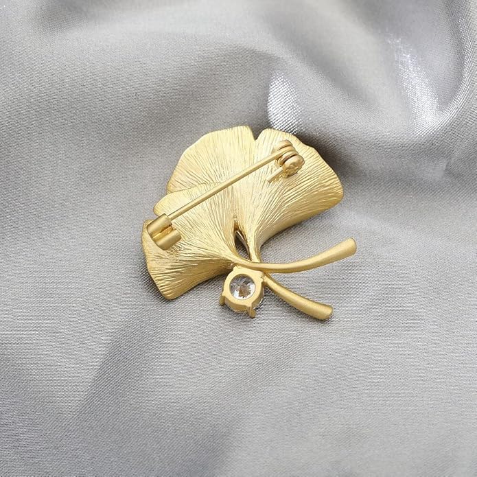 Autumn Leaf Pin - Gold-plated Rhinestone Leaf Brooch for Women - Fall Lapel Pin Jewelry Gift for Wife Mom