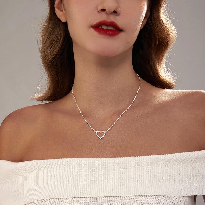 Zeffy Cute Heart Necklace 18k Gold/Silver Plated Tiny Heart Pendant Choker Necklaces Gold Love Heart Chain Necklace for Women Dainty Gold Jewelry Valentines Day Gifts for Women Girls Teen Girls