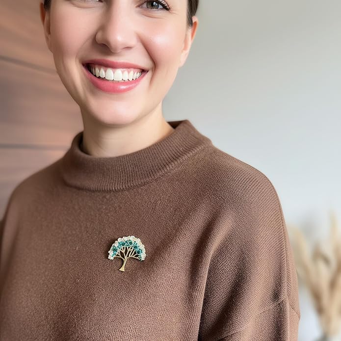 Gold Crystal Tree Brooch for Women, Rhinestone Christmas Vintage Pin, Elegant Holiday Jewelry Gift
