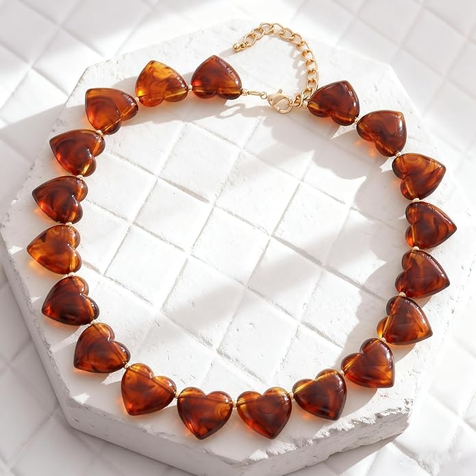 YUJIE Amber Acrylic Heart Choker Necklace for Women Vintage Punk Chunky Necklace Trendy Fashion Accessory
