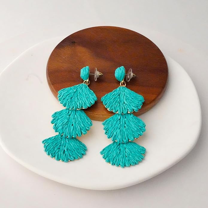 Raffia Dangle Earrings for Women - Boho Statement Rattan Drop Jewelry with Shell Design, Lightweight Summer Beach Trendy Accessories