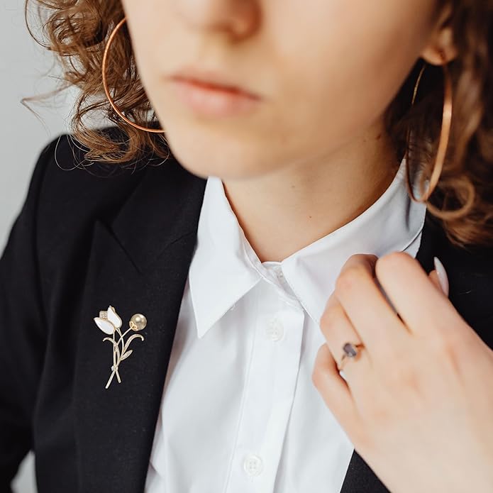 Rhinestone Flower Brooch Austrian Crystal Flower Pin 18k Gold Plated Floral Brooch Lapel Pin Jewelry Mother's Day Birthday Gifts for Mom Wife