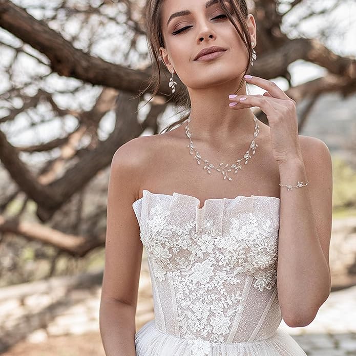 EVER FAITH Wedding Jewelry for Bride Women Bridesmaid, Sparkly Cubic Zirconia Pear-Shaped Birthstone Leaf Necklace Earrings Set for Prom