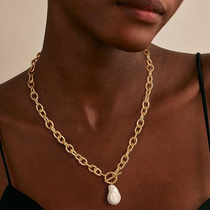 Chunky Gold Heart Necklace for Women，14K Gold Plated Puffy Heart Pendant Bold Chain Necklace with Toggle Clasp，Waterproof Non Tarnish Hypoallergenic Chunky Statement Jewelry Gift for Women