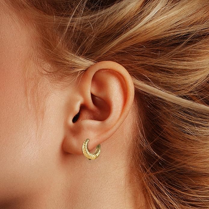 Wgoud 6 Pairs Gold Hoop Earrings Set for Women, 14K Gold Plated Hypoallergenic Lightweight Chunky Open Huggie Hoops Earrings Jewelry for Gifts.