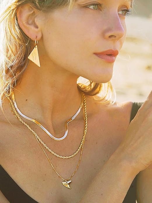 Aobei Pearl 18K Gold Plated Paperclip Chain Choker Satellite Chain Freshwater Cultured Biwa Pearl Pendant Necklace Dainty Jewelry for Women