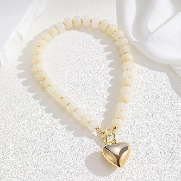 GZQ Chunky Gold Heart Necklace for Women, Acrylic Beaded Chain with Puff Heart Adjustable Clasp, Perfect for Daily Wear Party Date Streetwear Outfits Fashion Jewelry Gift