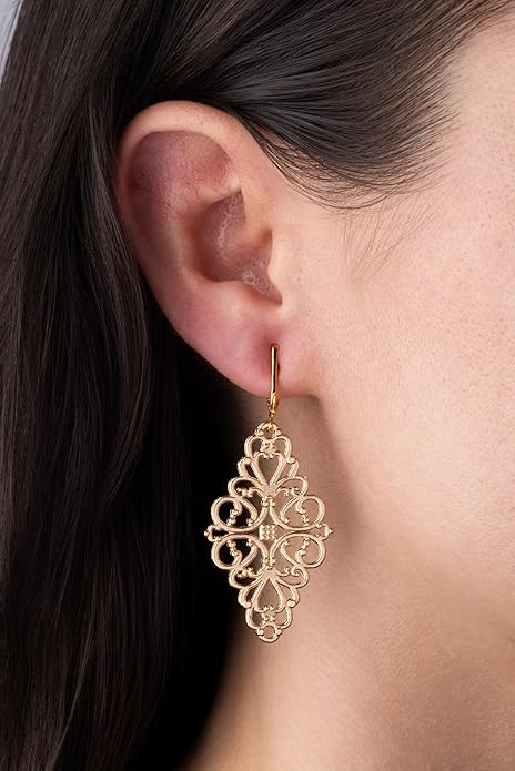 Aloha Earrings Gold Tone Non Pierced Clip On Dangling Earrings