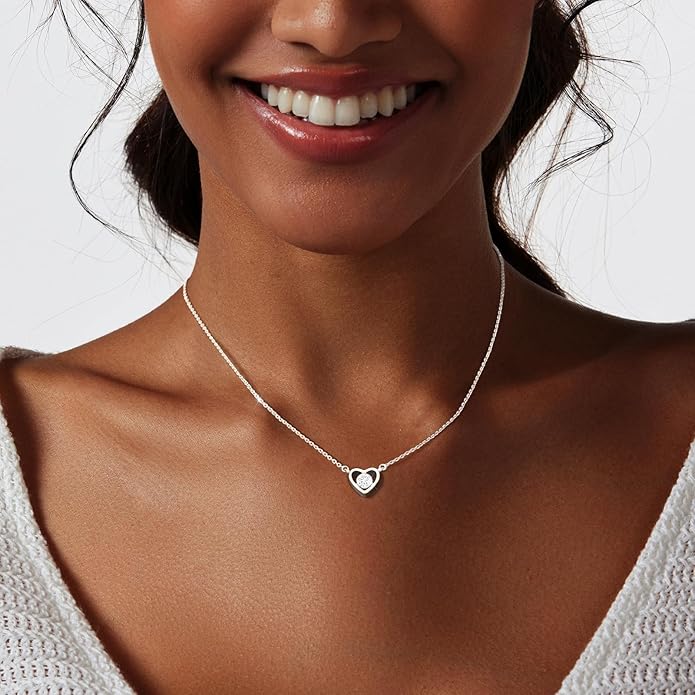 Cute Heart Necklace for Women Gold/Silver Plated Heart Pendant Choker Necklaces Tendy Love Heart Chain Necklace Dainty Gold/Silver Necklace Jewelry Gifts for Women