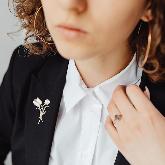 Rhinestone Flower Brooch Austrian Crystal Flower Pin 18k Gold Plated Floral Brooch Lapel Pin Jewelry Mother's Day Birthday Gifts for Mom Wife