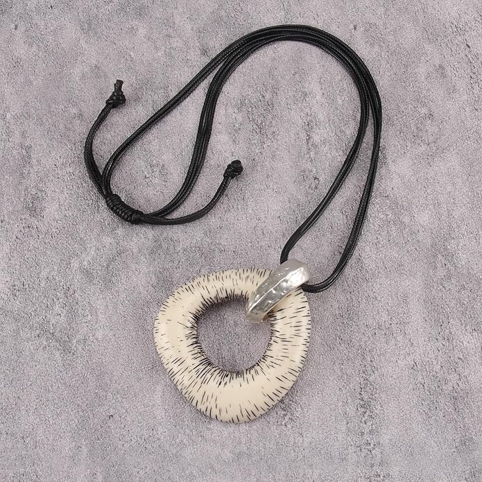 Boho Leather Necklace Women Bohemian Brown Circle Pendant Necklace Choker Long Necklaces for Women Boho Ring Large Pendant