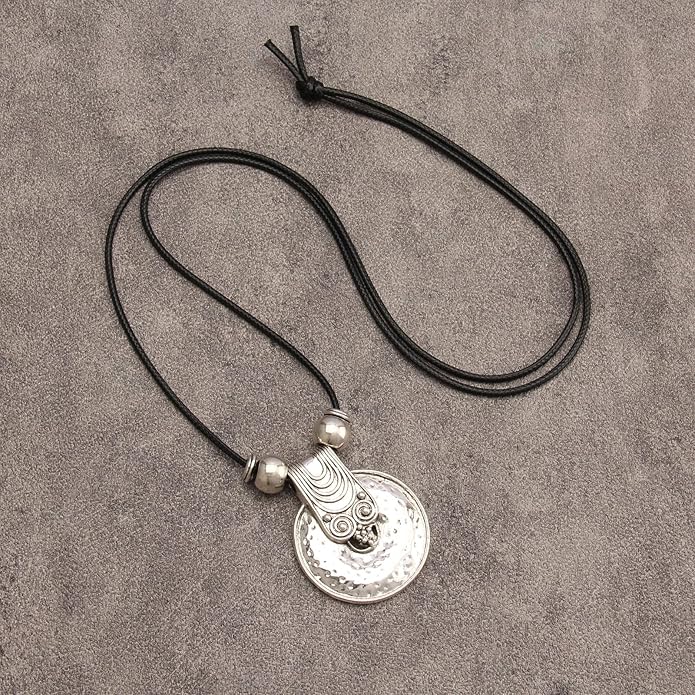Boho Leather Necklace Women Bohemian Brown Circle Pendant Necklace Choker Long Necklaces for Women Boho Ring Large Pendant