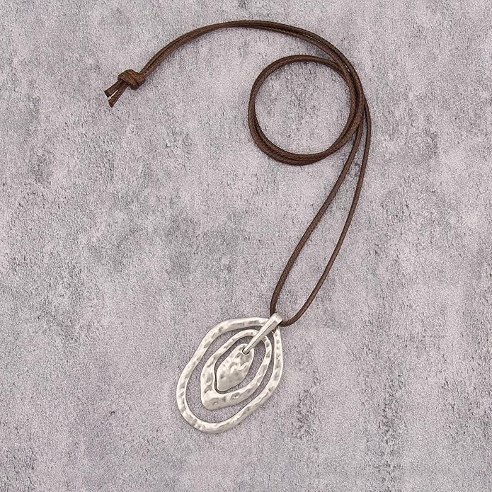 Boho Leather Necklace Women Bohemian Brown Circle Pendant Necklace Choker Long Necklaces for Women Boho Ring Large Pendant