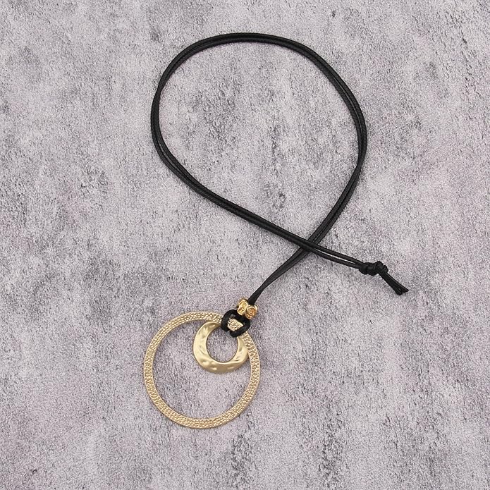 Boho Leather Necklace Women Bohemian Brown Circle Pendant Necklace Choker Long Necklaces for Women Boho Ring Large Pendant
