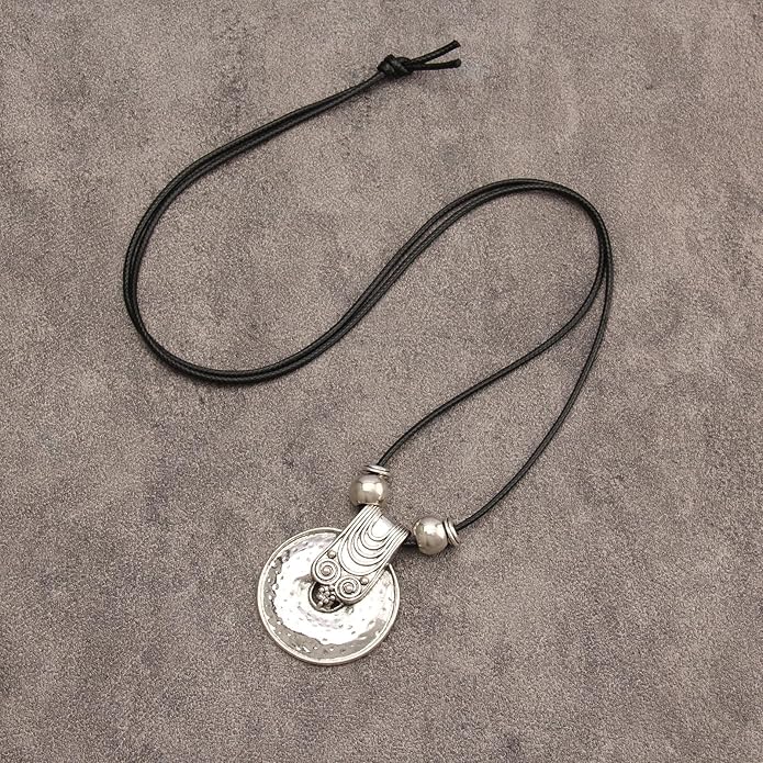 Boho Leather Necklace Women Bohemian Brown Circle Pendant Necklace Choker Long Necklaces for Women Boho Ring Large Pendant