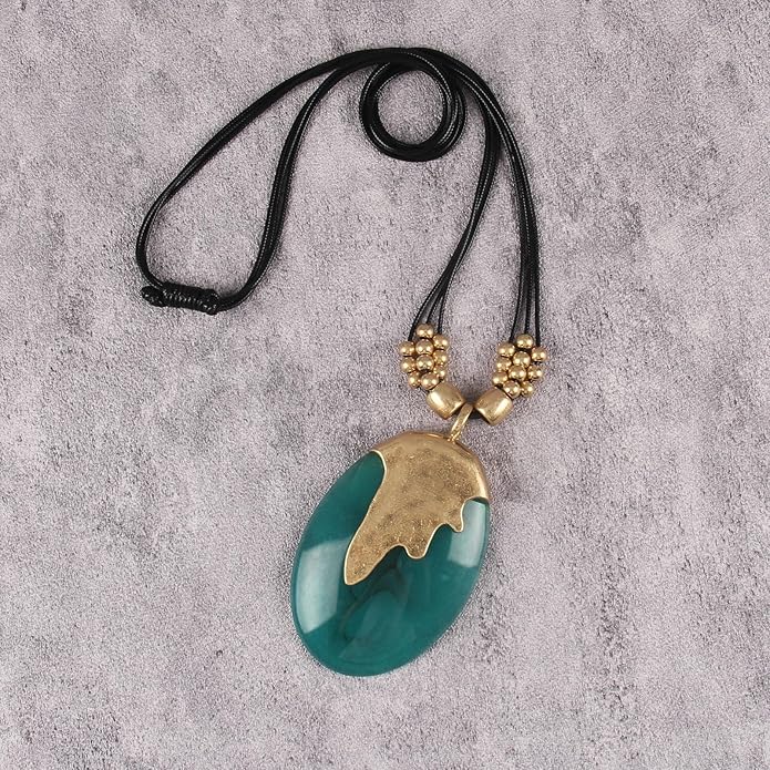 Boho Leather Necklace Women Bohemian Brown Circle Pendant Necklace Choker Long Necklaces for Women Boho Ring Large Pendant